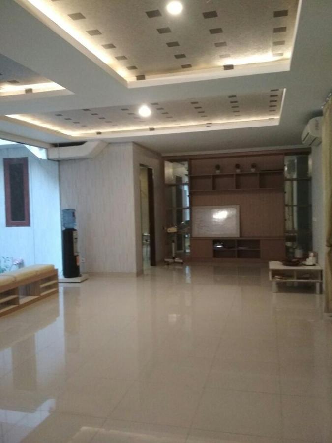 Bintara Jaya Yemima Guest House Bekasi Buitenkant foto