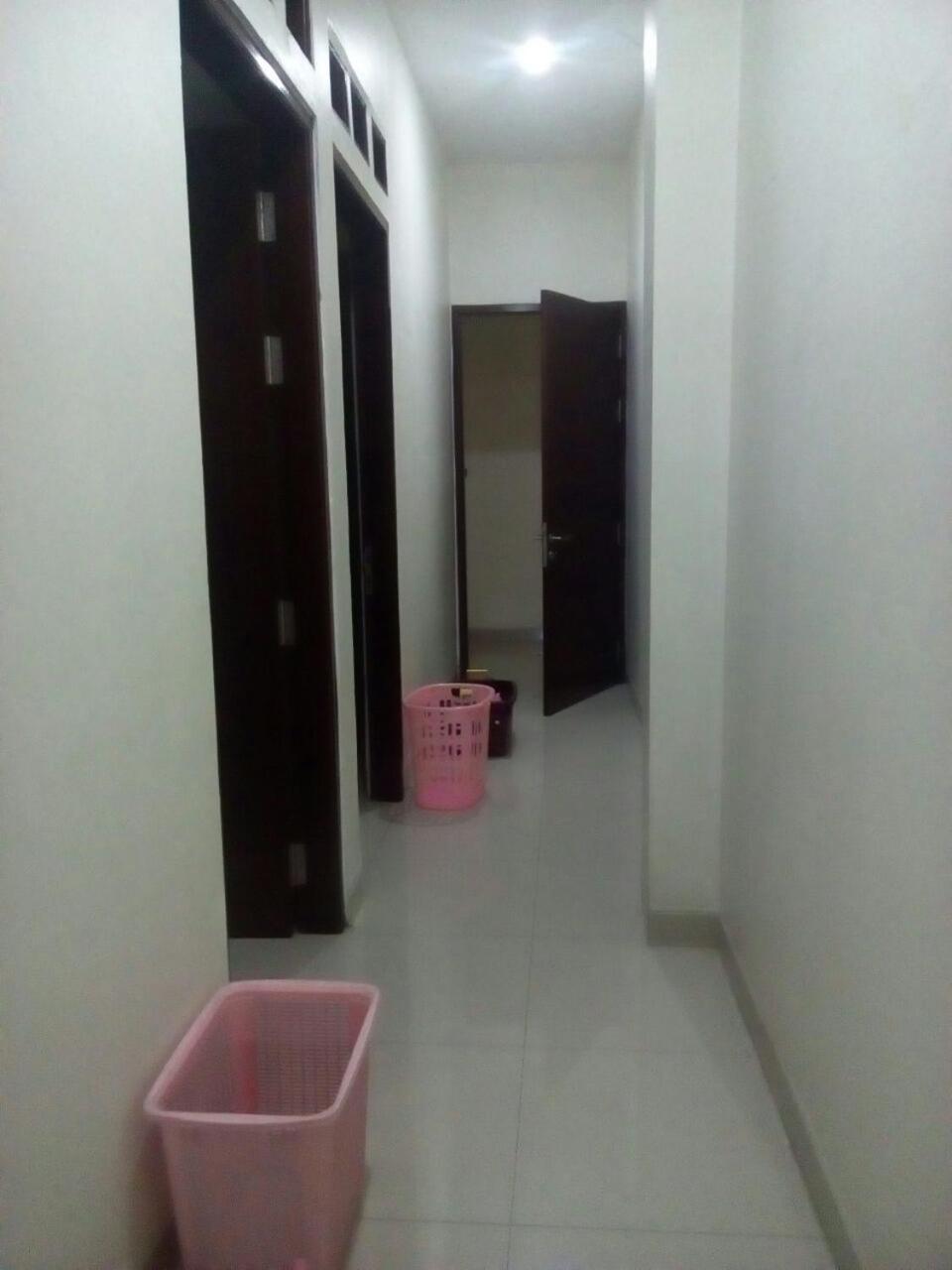 Bintara Jaya Yemima Guest House Bekasi Buitenkant foto